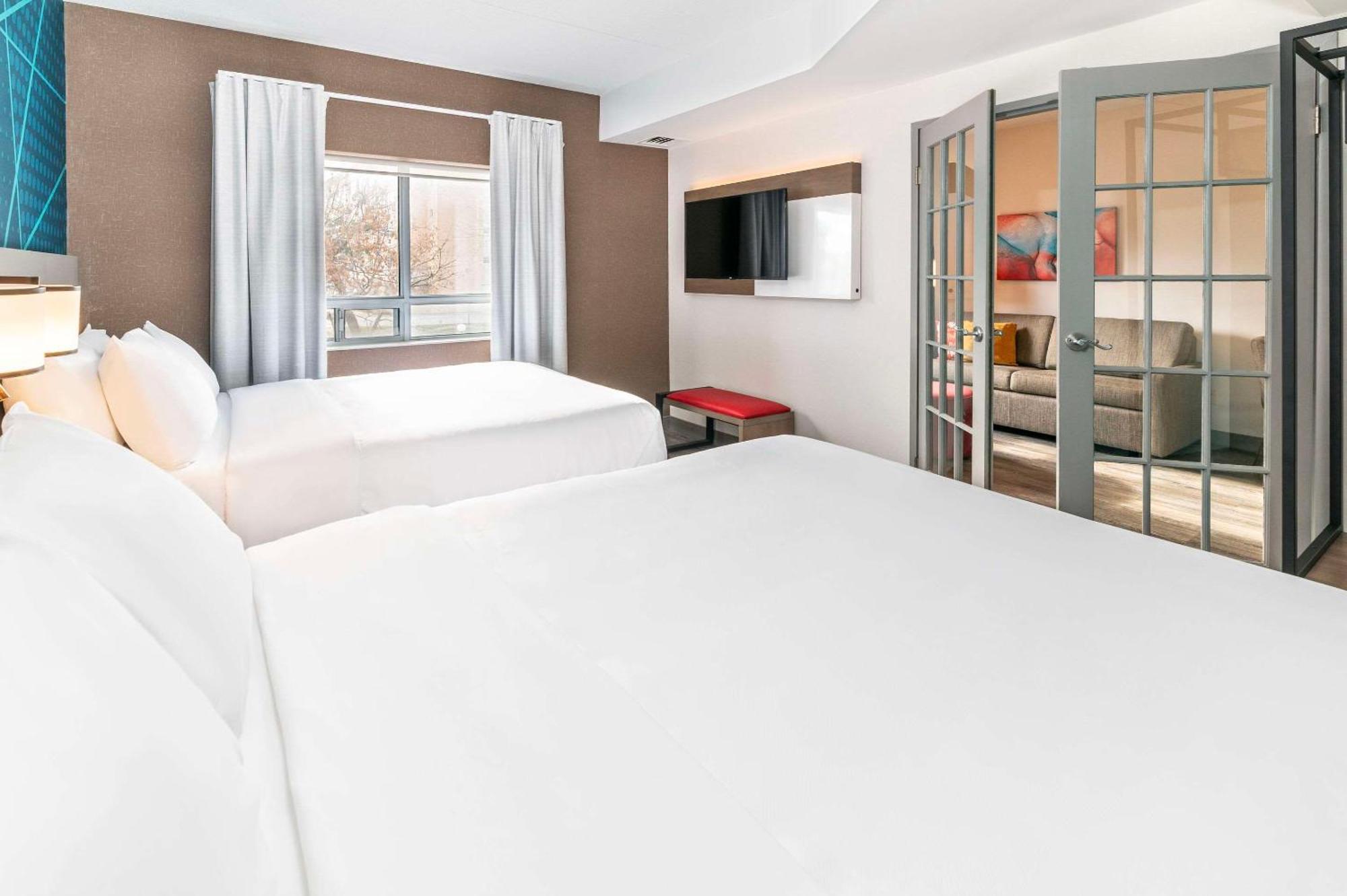 Comfort Suites London Exterior foto